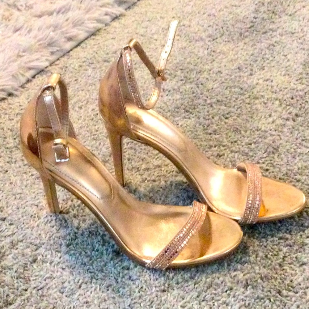 Cute Aldo rose gold 👠
